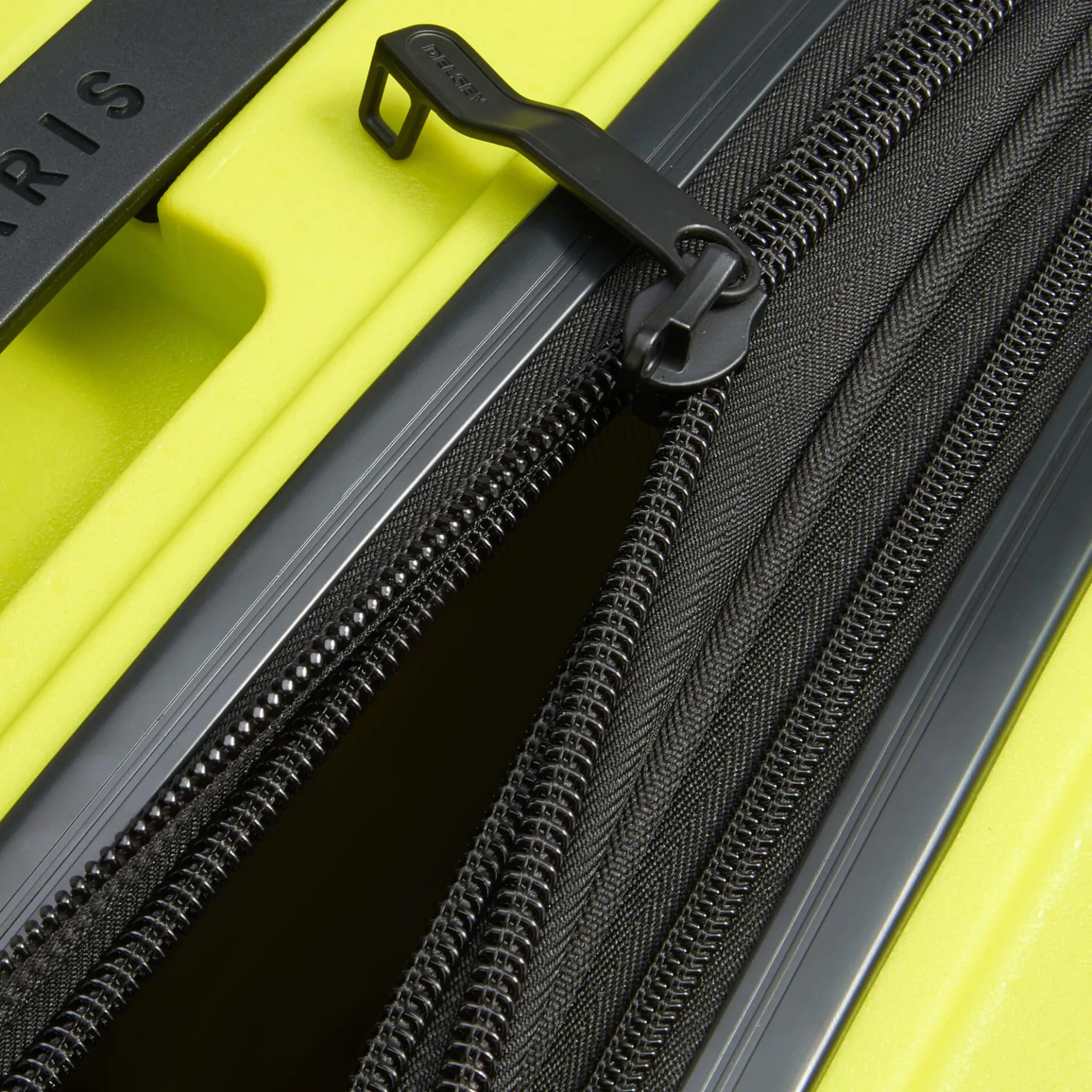 Belmont Plus - 4-Rollen-Kabinentrolley recycelt 55 cm erw. (grün chartreuse)