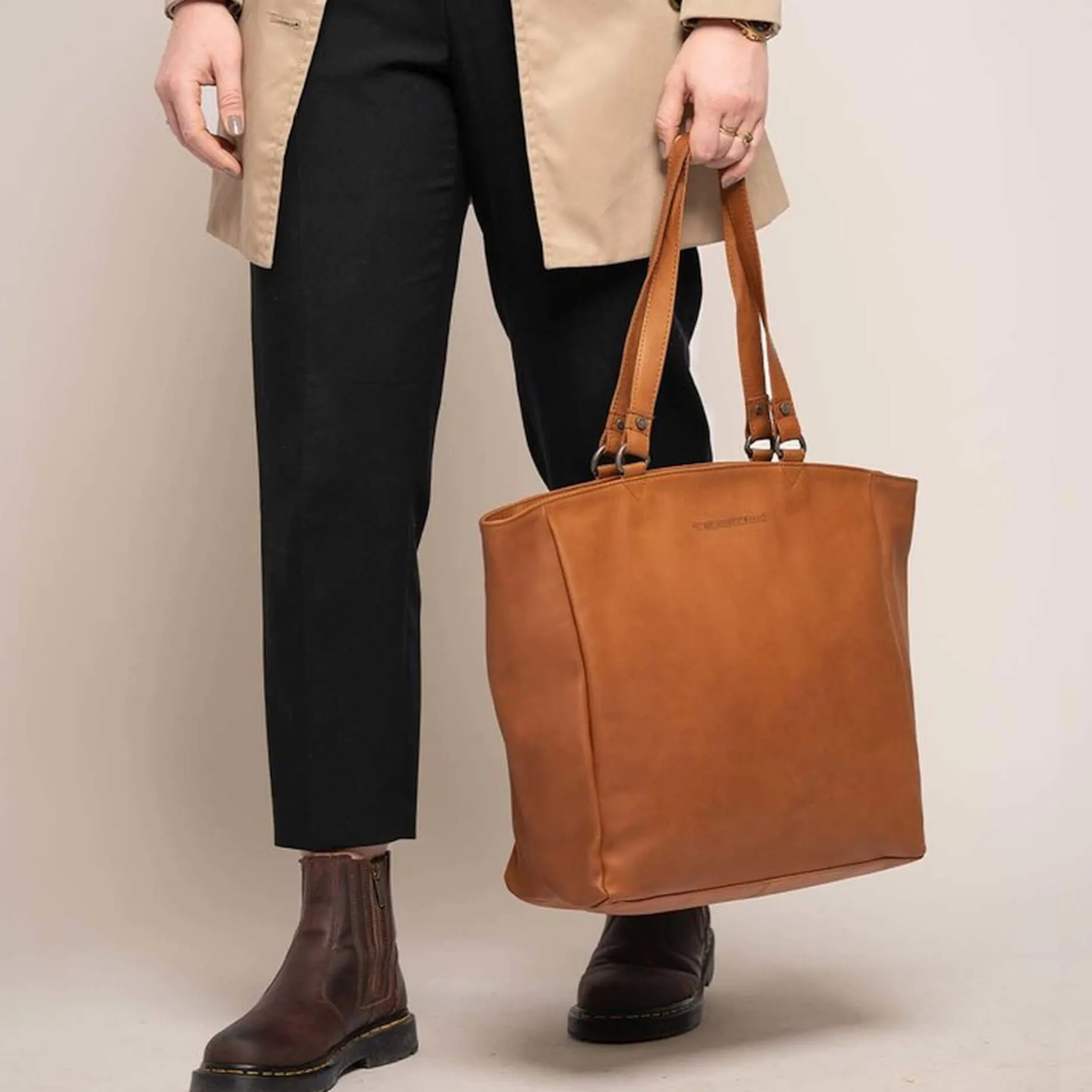 Berlin - Shopper 15.4" L Leder 28 cm (cognac)