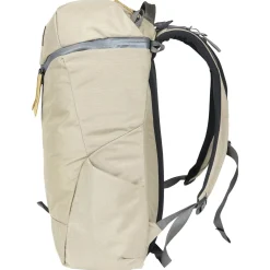 Catalyst 22 - Rucksack 16