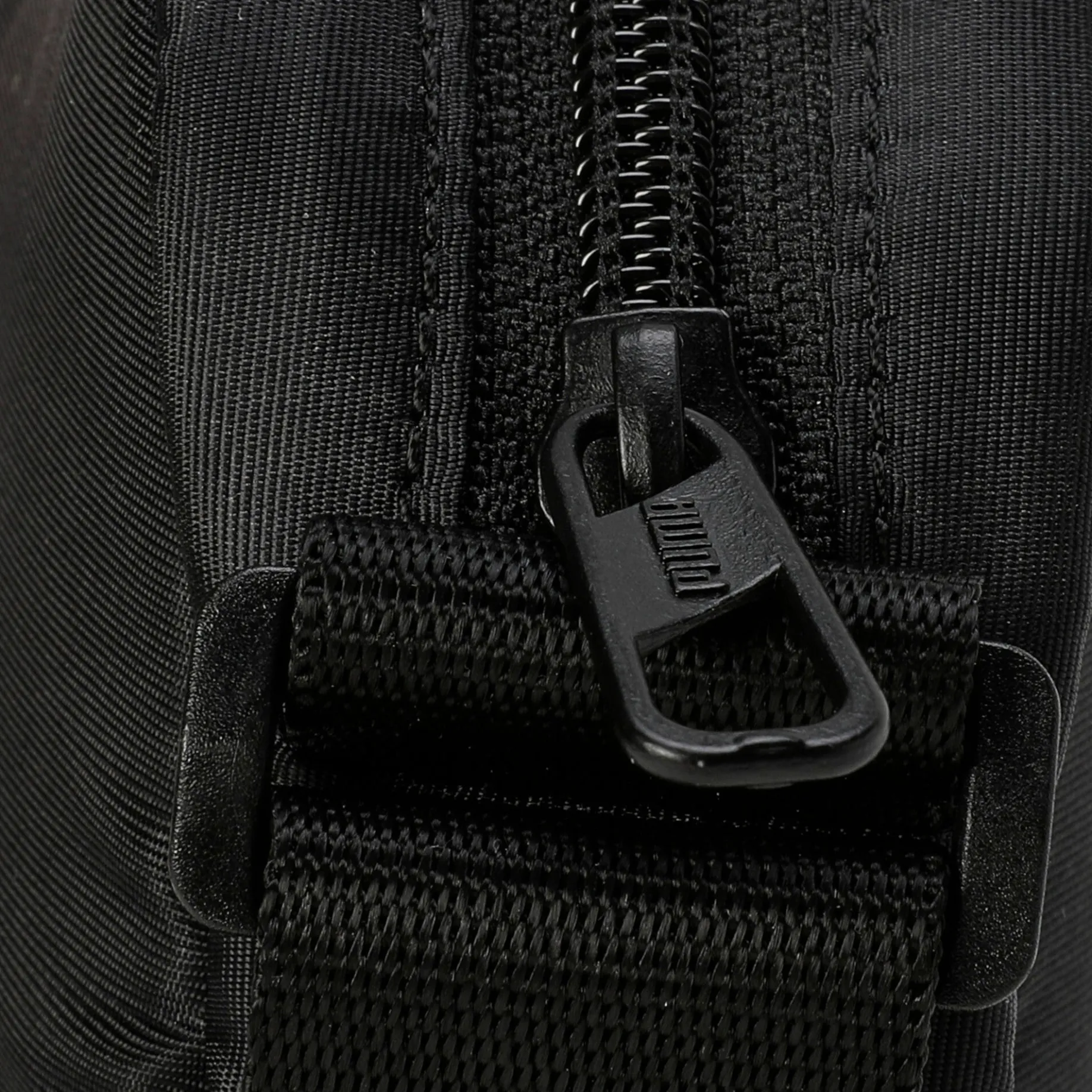 Core Pop - Umhängetasche 19 cm (black)