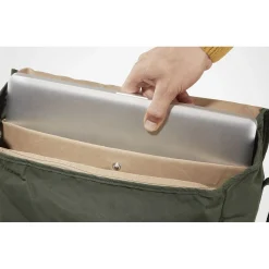 Greenland Shoulder Bag - Schultertasche 39 cm (deep forest)