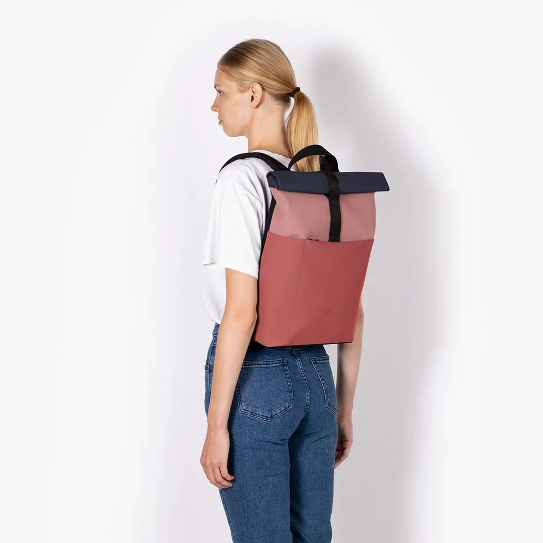 Hajo Mini Lotus Rolltop - Rucksack 16'' 42 cm (dark rose / hibiscus)