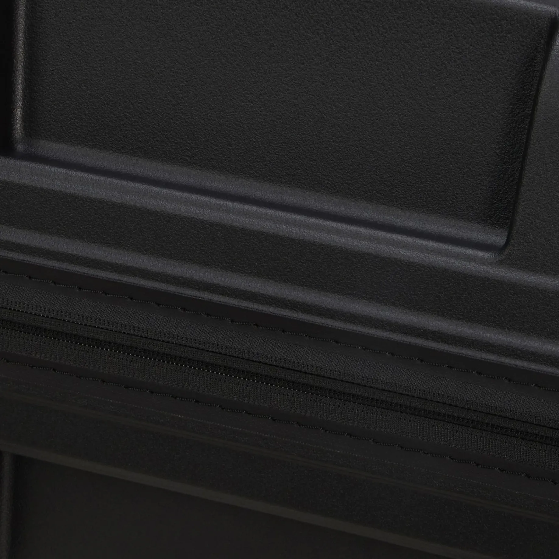 Intuo - 4-Rollen-Trolley XL 81 cm erw. (black)