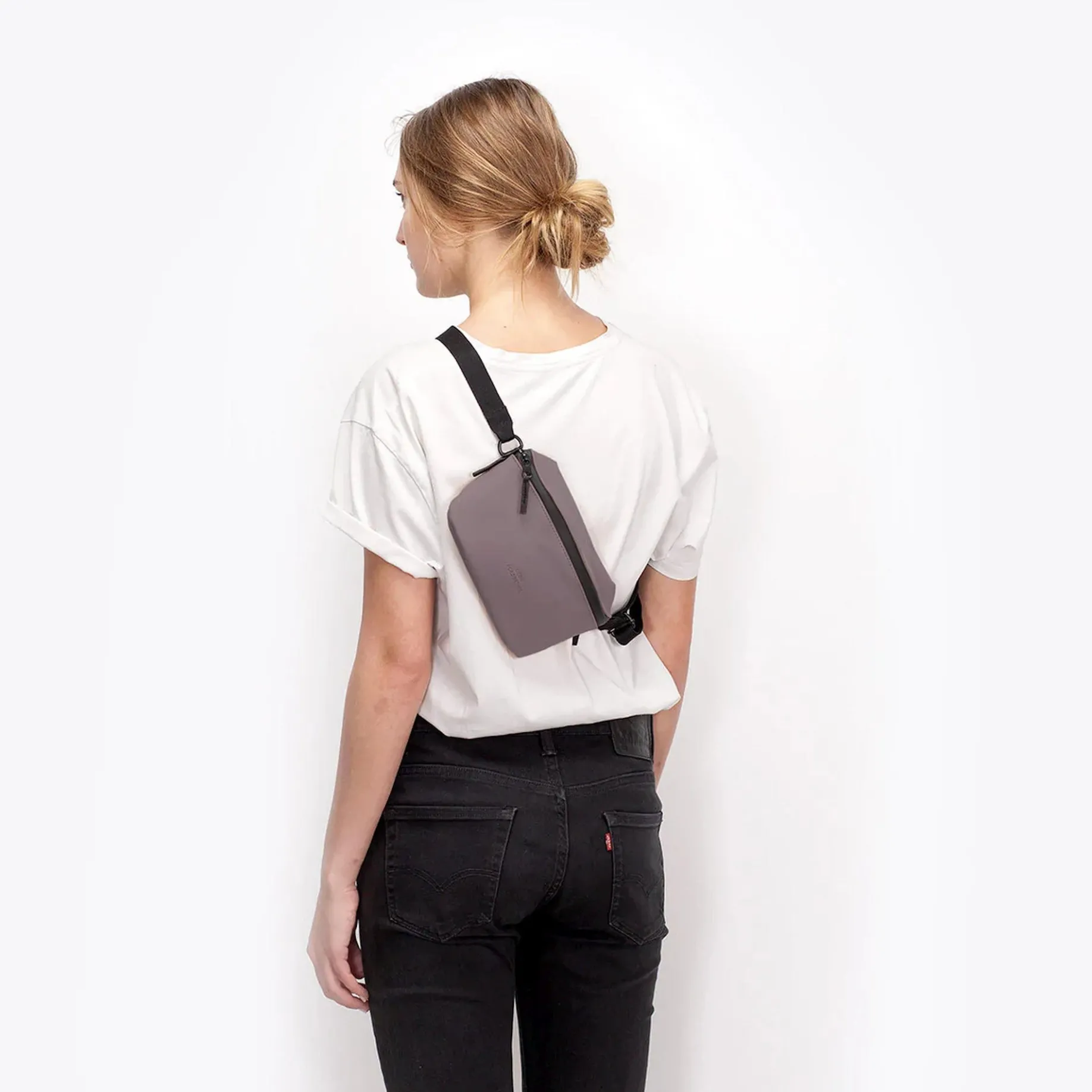 Jona Lotus - Gürteltasche 20 cm (dark rose/rose)