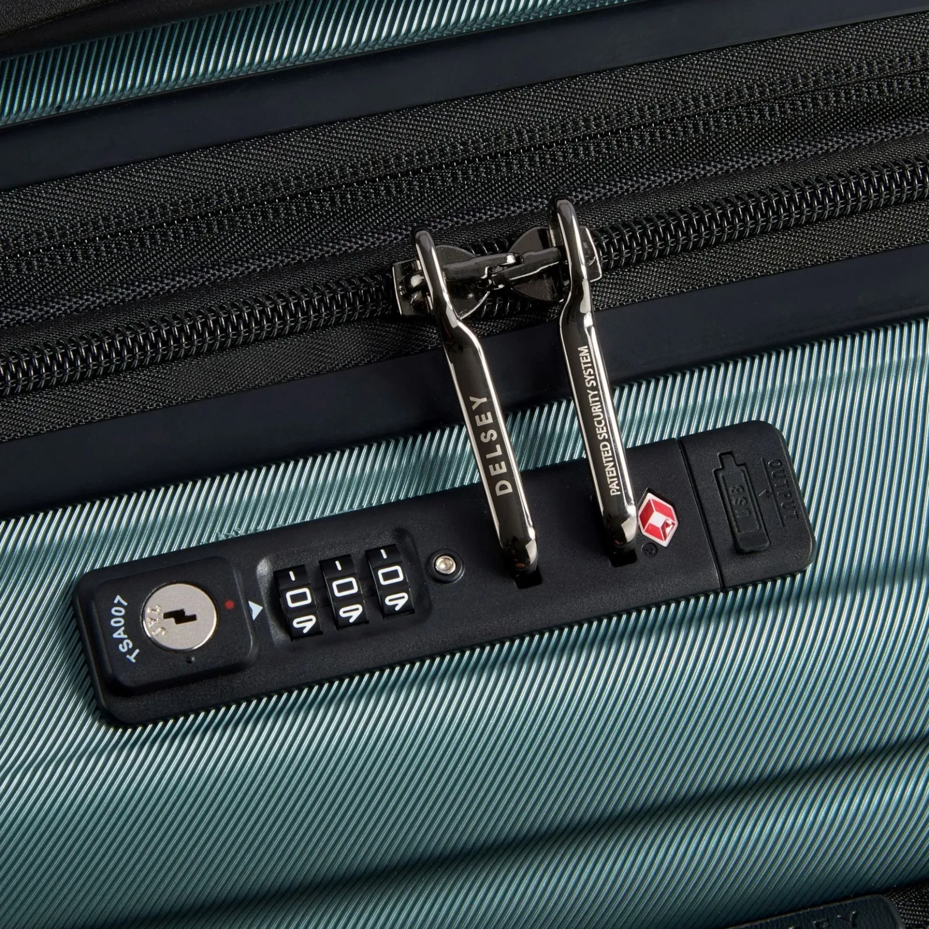 Shadow 5.0 - 4-Rollen-Kabinentrolley mit Vordertasche S 55 cm erw. USB (grün)