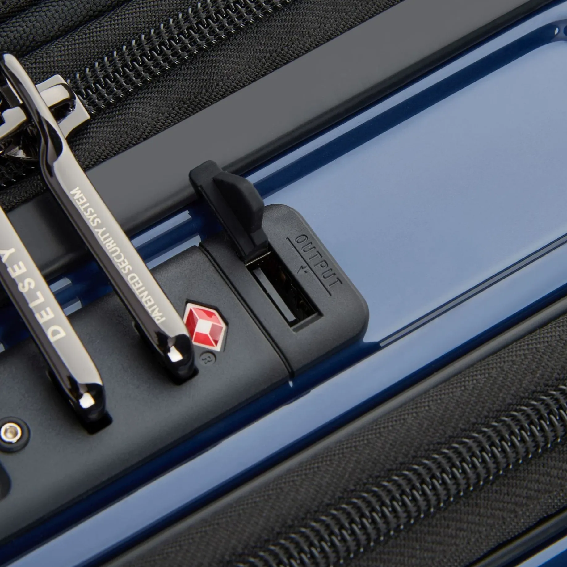 Shadow 5.0 - 4-Rollen-Kabinentrolley mit Vortasche S 55 cm erw. USB (marineblau)