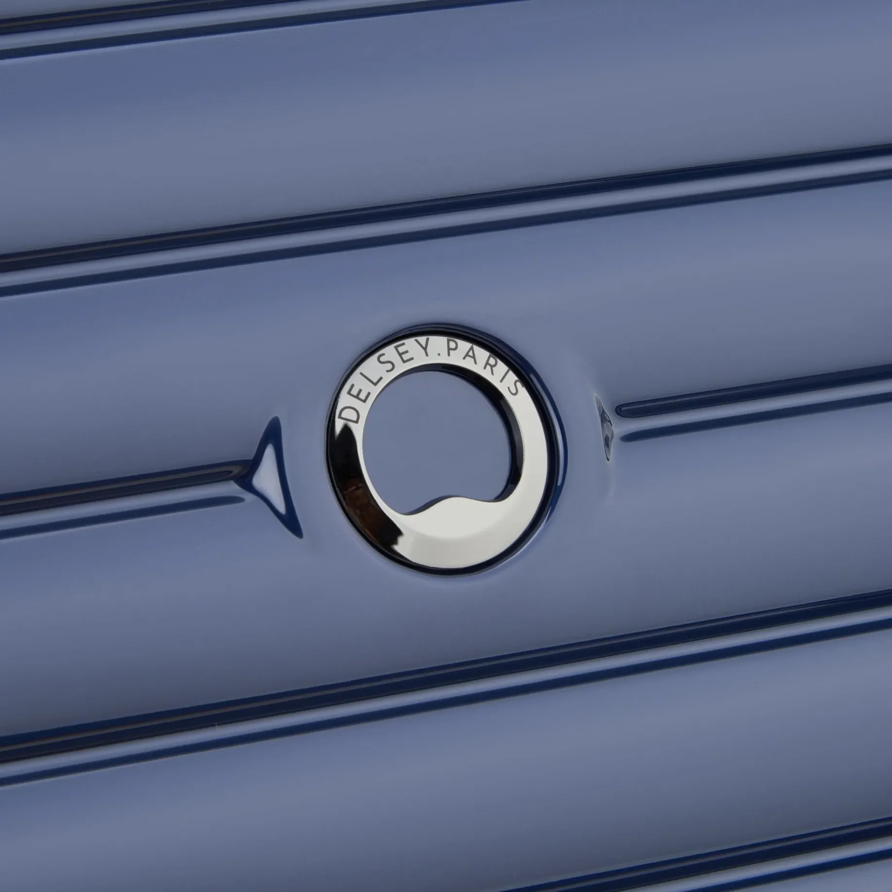 Shadow 5.0 - 4-Rollen-Kabinentrolley USB 55 cm (marineblau)