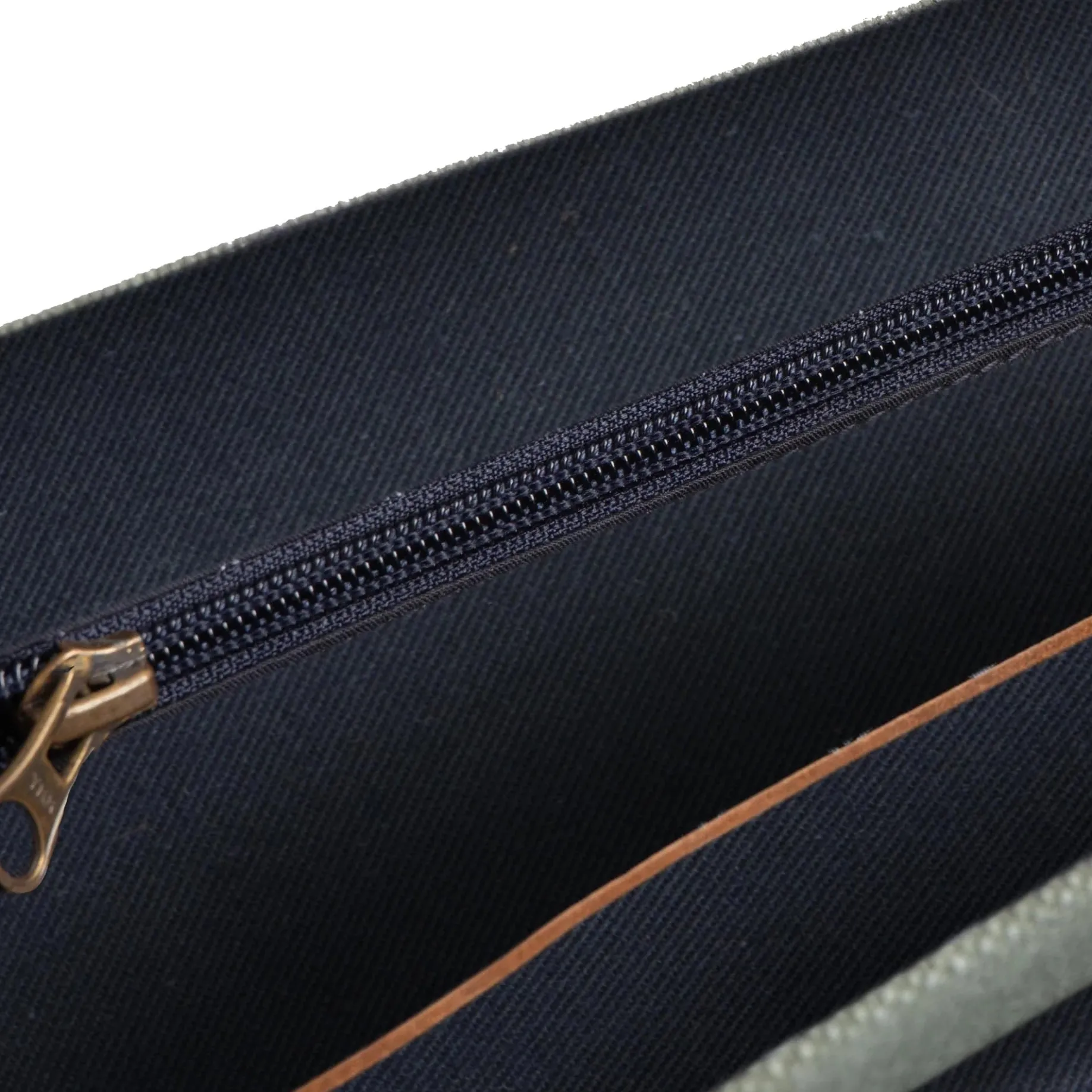 Times Canvas- Messenger Bag 15.7" 36 cm (grün)