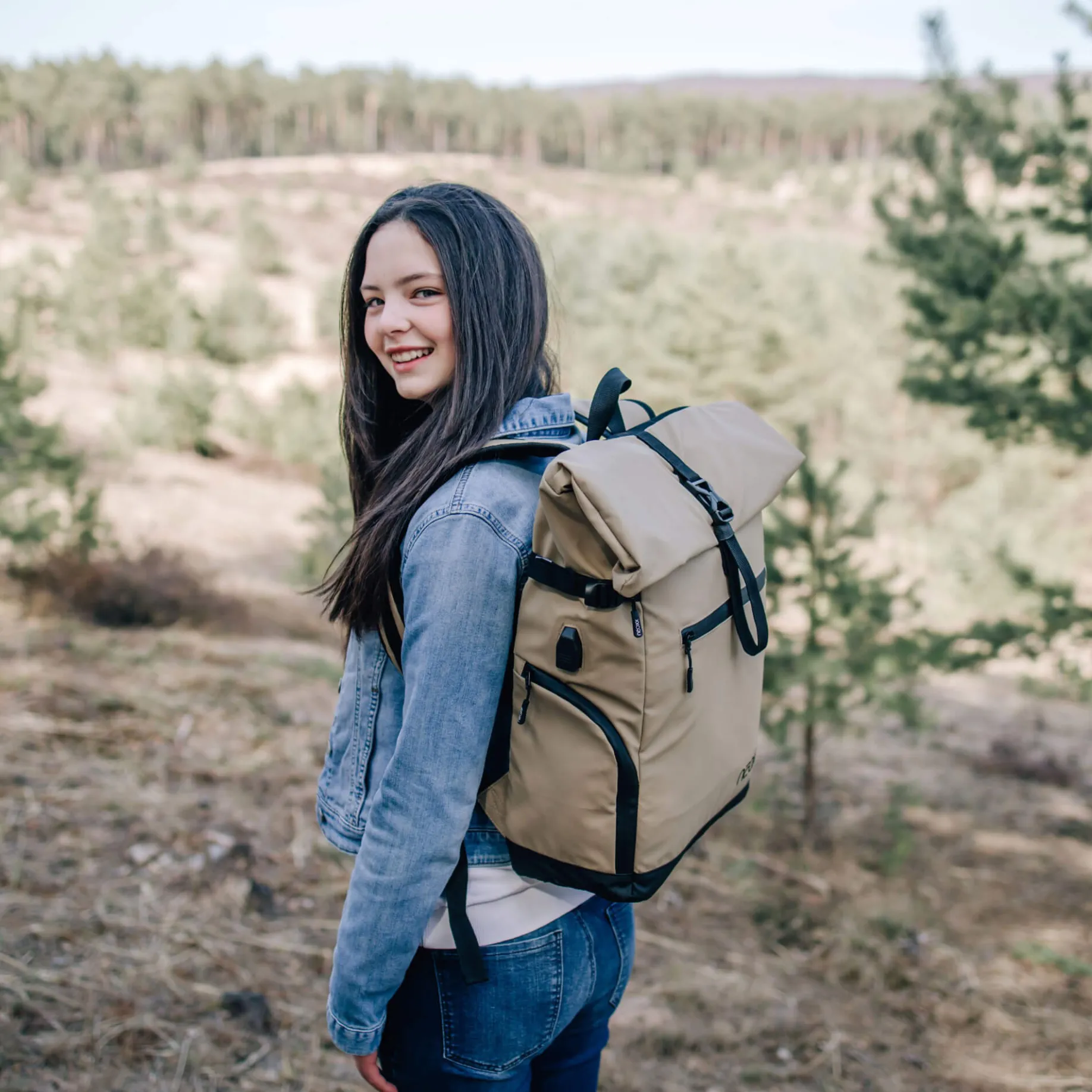 VIBE Roll Top - Rucksack 15" 45 cm USB (nomadic)